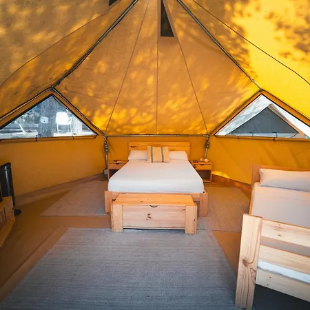 Tres Estrellas Costa Brava 2*