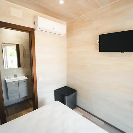 אתר קמפינג Tres Estrellas Costa Brava ואל-לוברגה